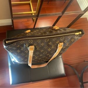 Louis Vuitton Cabas Mezzo